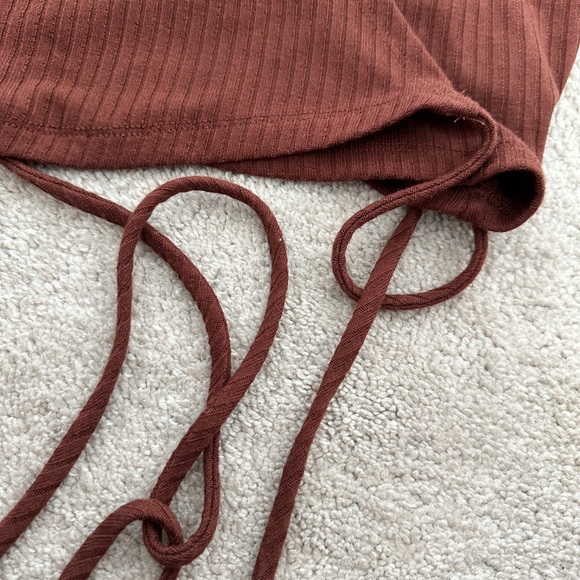 💥2/$20💥 Brand New Crop Wrap Top - Picture 5 of 6